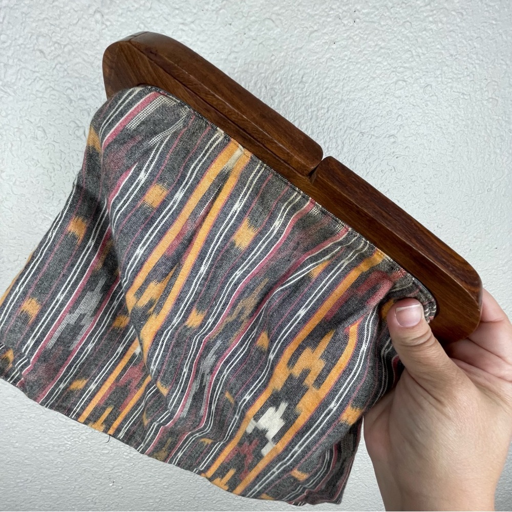 Western Cowboy Pattern Cotton Fabric Foldable Clutch with Wooden Handle - Picture 5 of 11
